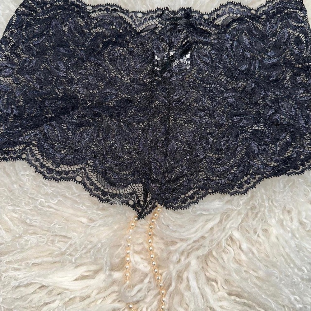 Bracli pearl thong brand new size medium